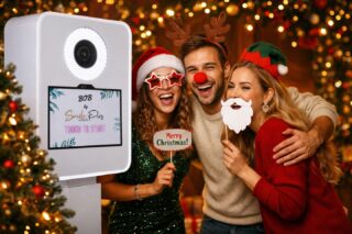 🎄✨ Frohe Weihnachten! ✨🎄
Wir wünschen euch besinnliche Feiertage, viele schöne Momente und ganz viel Lächeln vor der Kamera 📸❤️
Danke für ein großartiges Jahr voller unvergesslicher Erinnerungen – wir freuen uns schon auf viele weitere Schnappschüsse mit euch im neuen Jahr!Lasst es euch gutgehen & bleibt fotogen 🎅🎁Euer Smile Pics Team
Moni&Stefan#froheweihnachten #merrychristmas #weihnachten #fotobox #photobooth #weihnachtsfeier #partyspaß #erinnerungen #smile #event #hochzeit #feiern #fotoboxliebe #dankefüralles